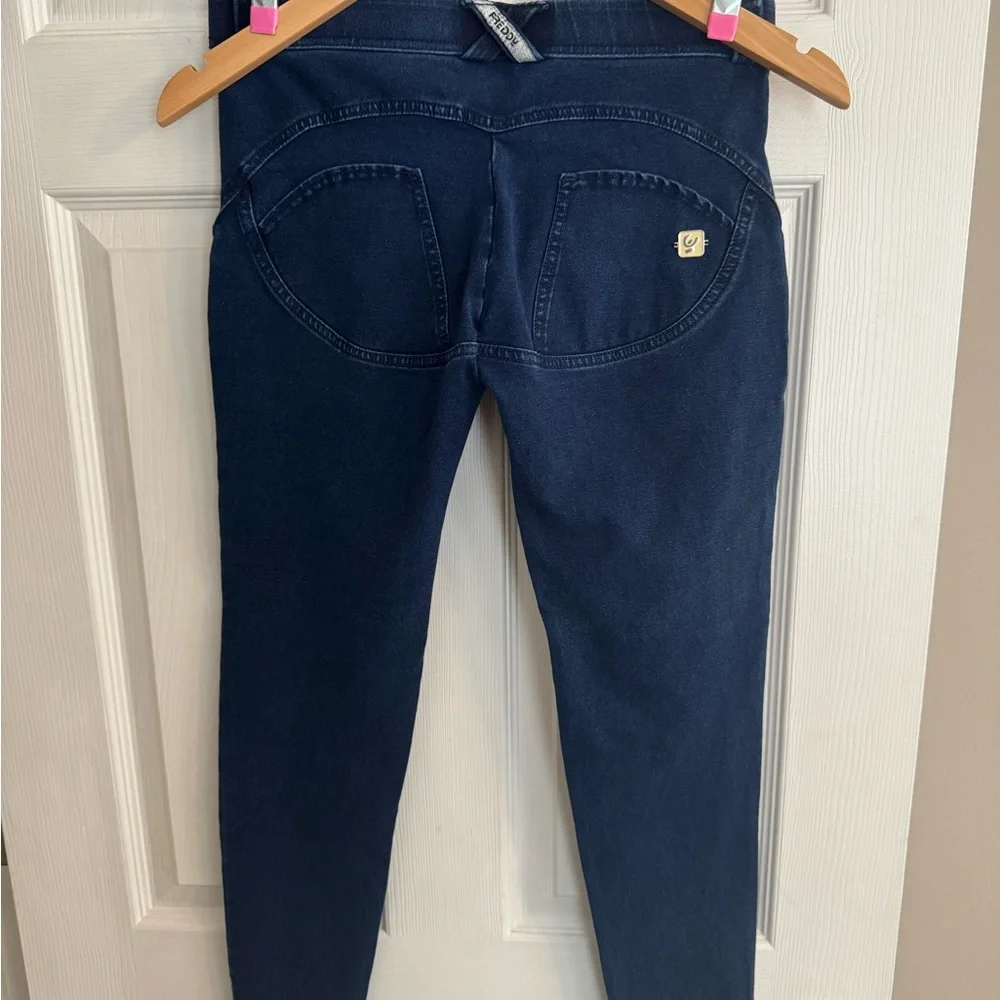 NWOT Freddy Jean leggings - dark blue with blue stitching - Picture 2 of 5